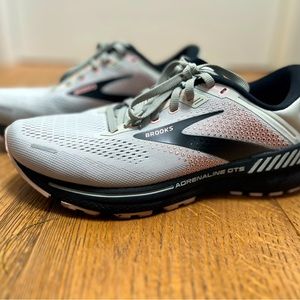 Brooks || Adrenaline GTS 22